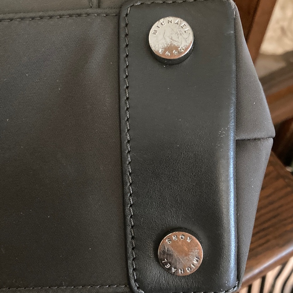 Michael Kors EUC Ariana Travel Designer Nylon Totebag in Graphite/Grey. - Picture 13 of 15